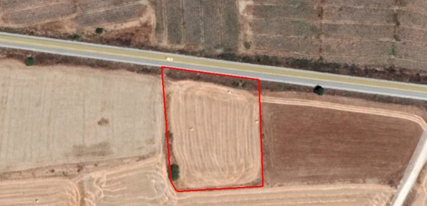 3.690 SQUARE METER FOR SALE LAND ON ISKELE- LEFKOSA MAIN ROAD £70.000 PER DONUM